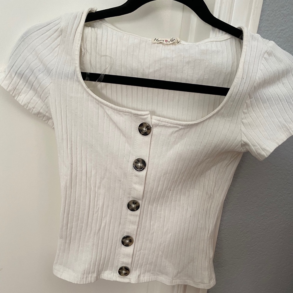 Cute white button up shirt!